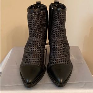 Never Worn Sam Edelman Booties